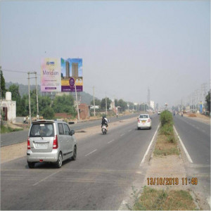 Bhondsi Village Near Toll Plaza ,Traffic Movement: Sohna Road to Gurgaon