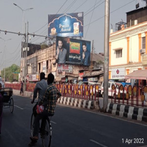 Hazratganj Capital  UP Facing Hazratganj  Xing,Lucknow