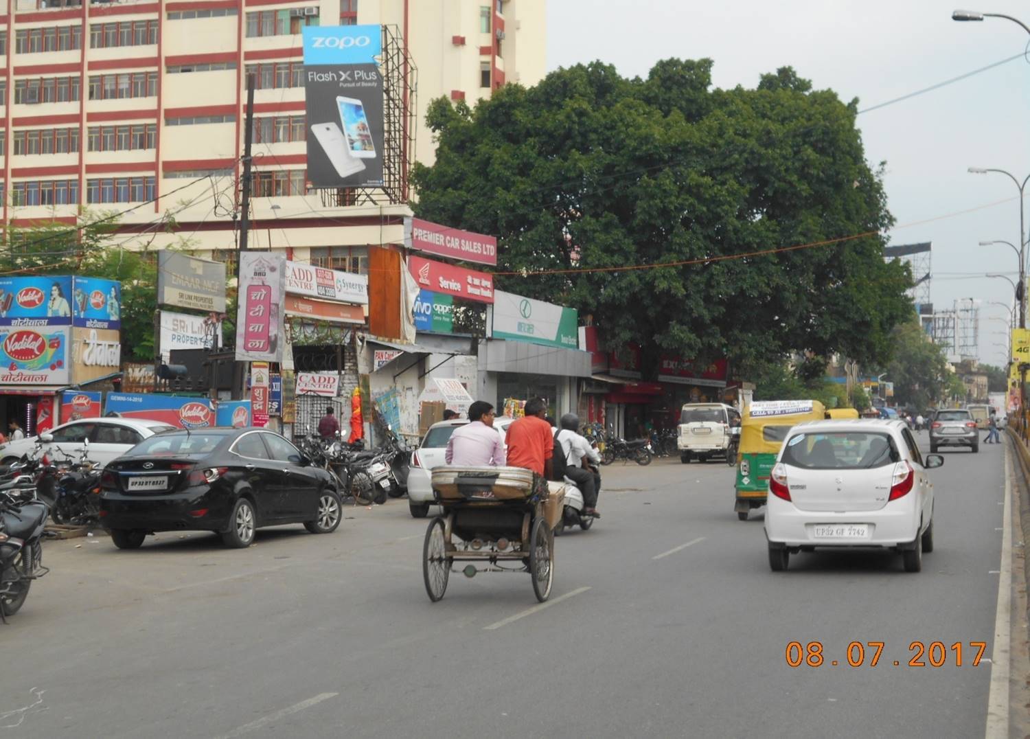 Hazratganj Xing, Lucknow