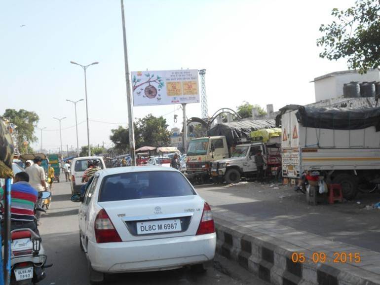 Lahori gate  Nr. Khari Baoli, Delhi