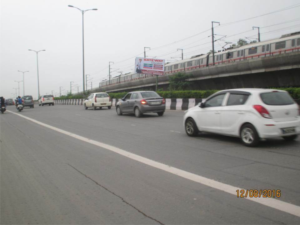 Lawrence Road Flyover Nr. Police Booth Site