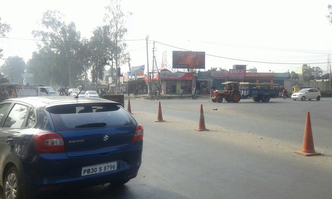 Tarantaran Bus Stop Entry, Amritsar