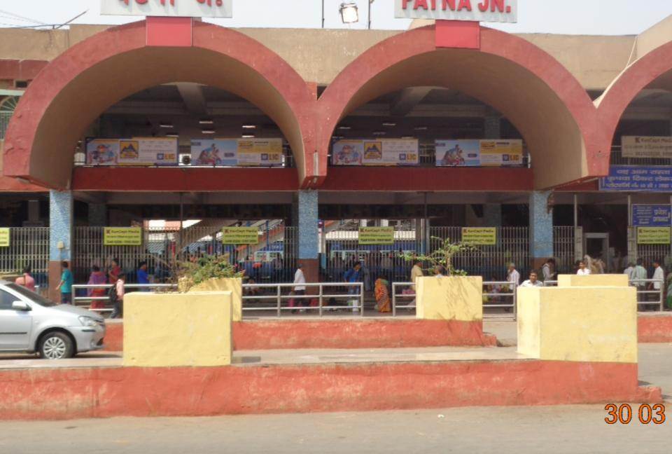 Karbigahiya Portico Side, Patna