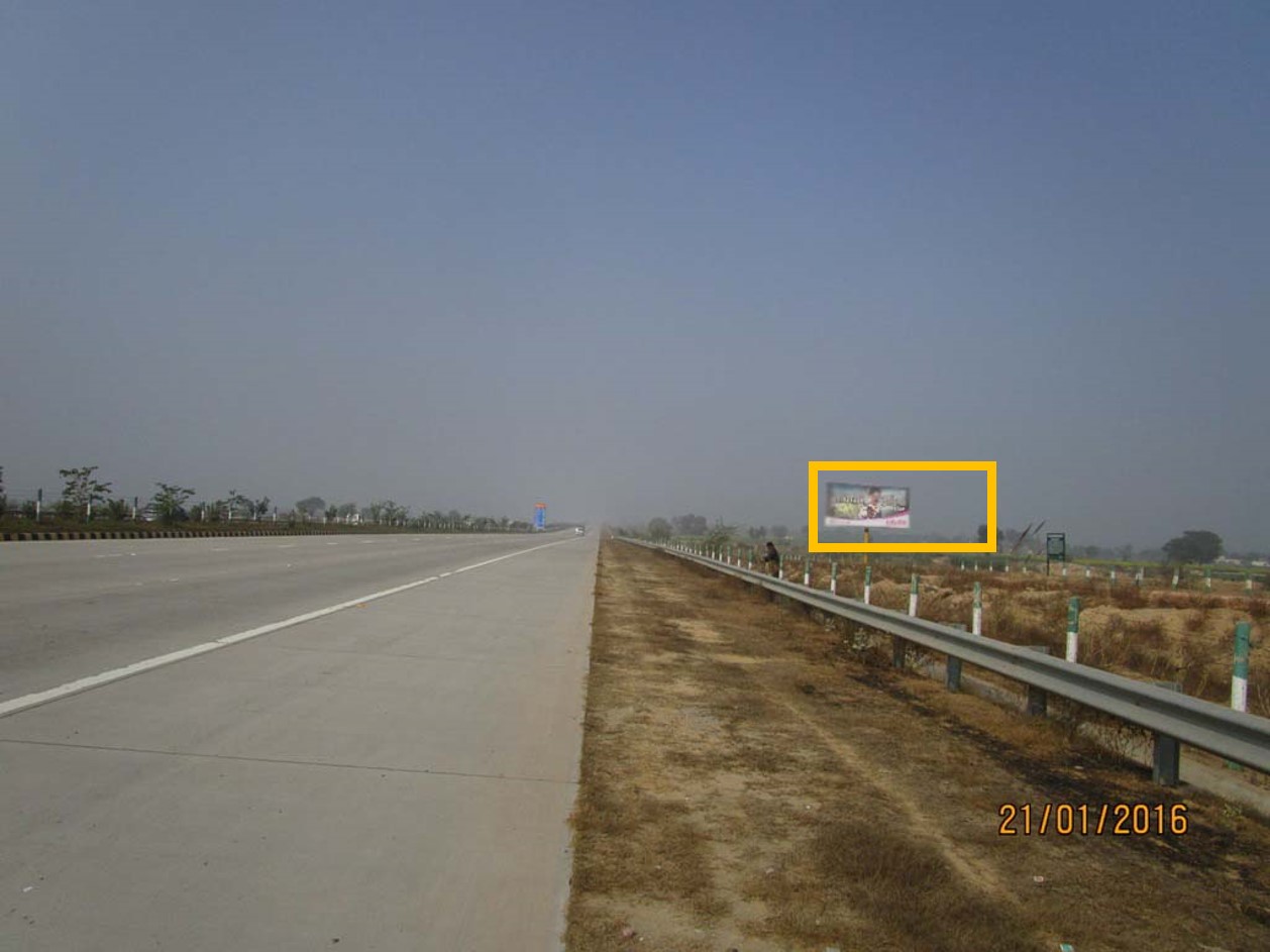 Yamuna Expressway Highway                                                             