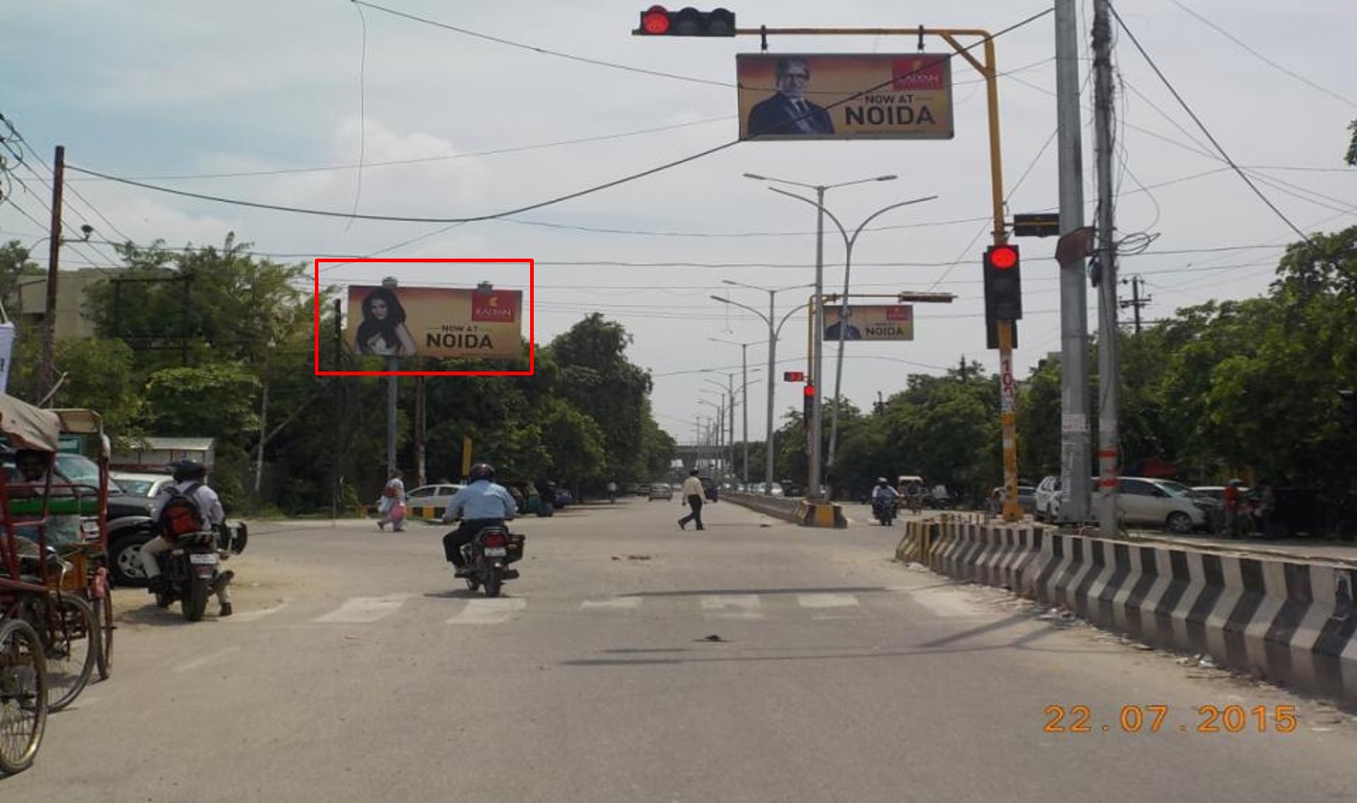 Traffic Signal At Sector-28,29 Brahmaputra Mkt, Noida                                      