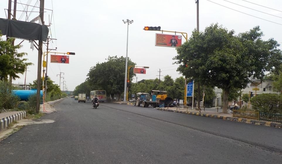 Traffic Signal At Sector-31,32 And 36 Near Senior Mall, Noida                                       