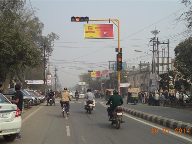 Traffic Signal At Harola Crossing, Noida                  