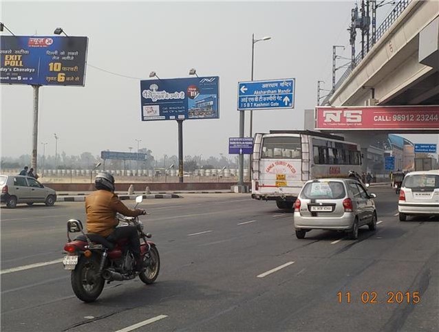 At Akshardham Near Metro Crossing Flyover, Delhi                                                            