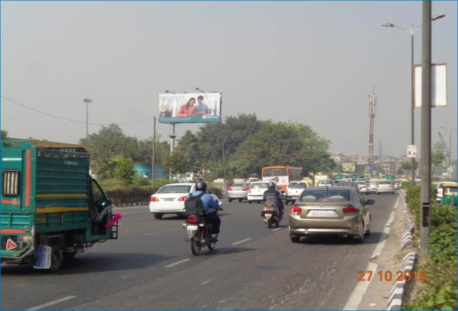 Before CNG Pump, Sarai Kalekhan, Ring Road, New Delhi