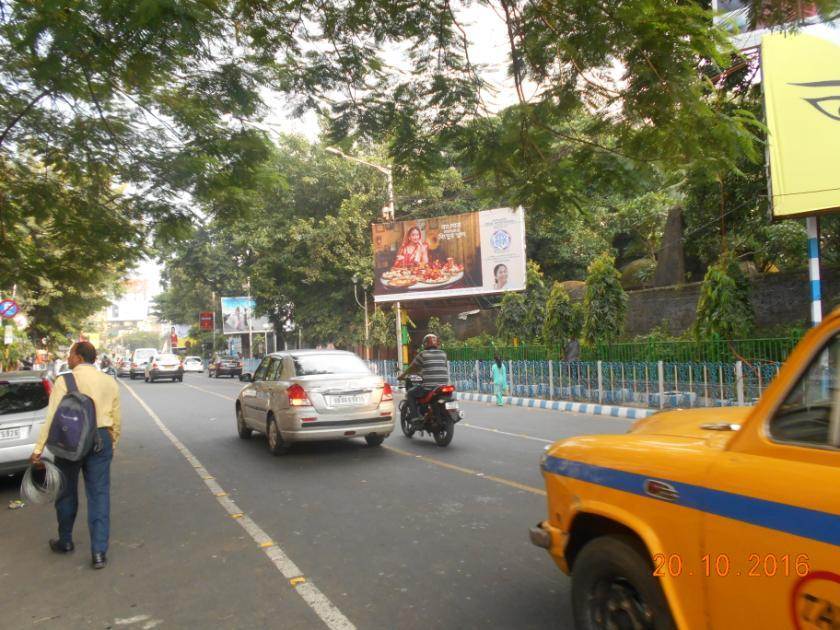 Theatre Road Rowdon Street Crossing, Kolkata