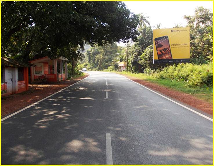 Airport road to Panjim at Sancoale, Goa