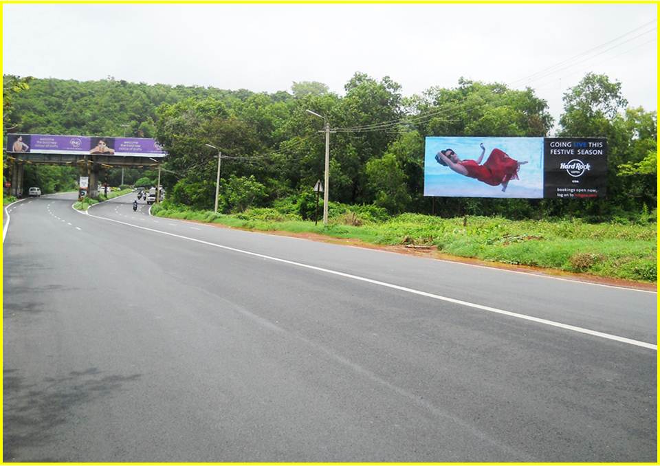 Airport road to Panjim at Cortalim, Goa