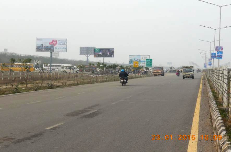 Noida Expressway  