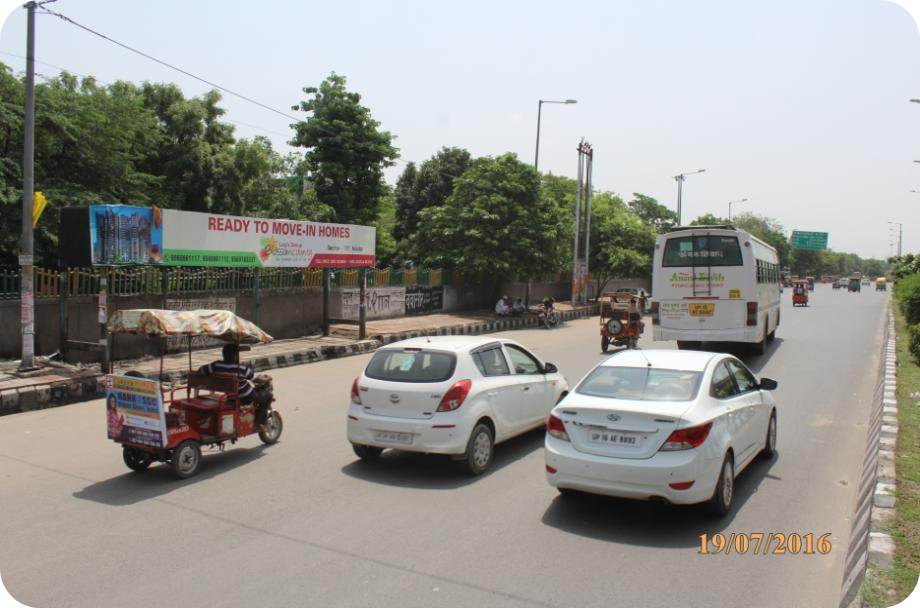 Bus Shelters Near Sector-29, Noida