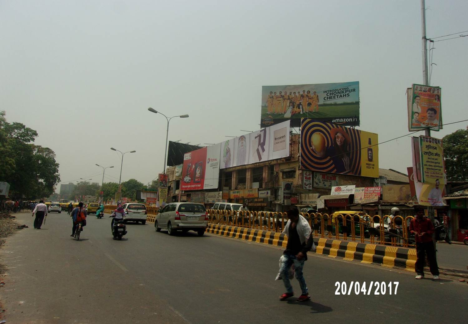 Hazratganj xing down, Lucknow