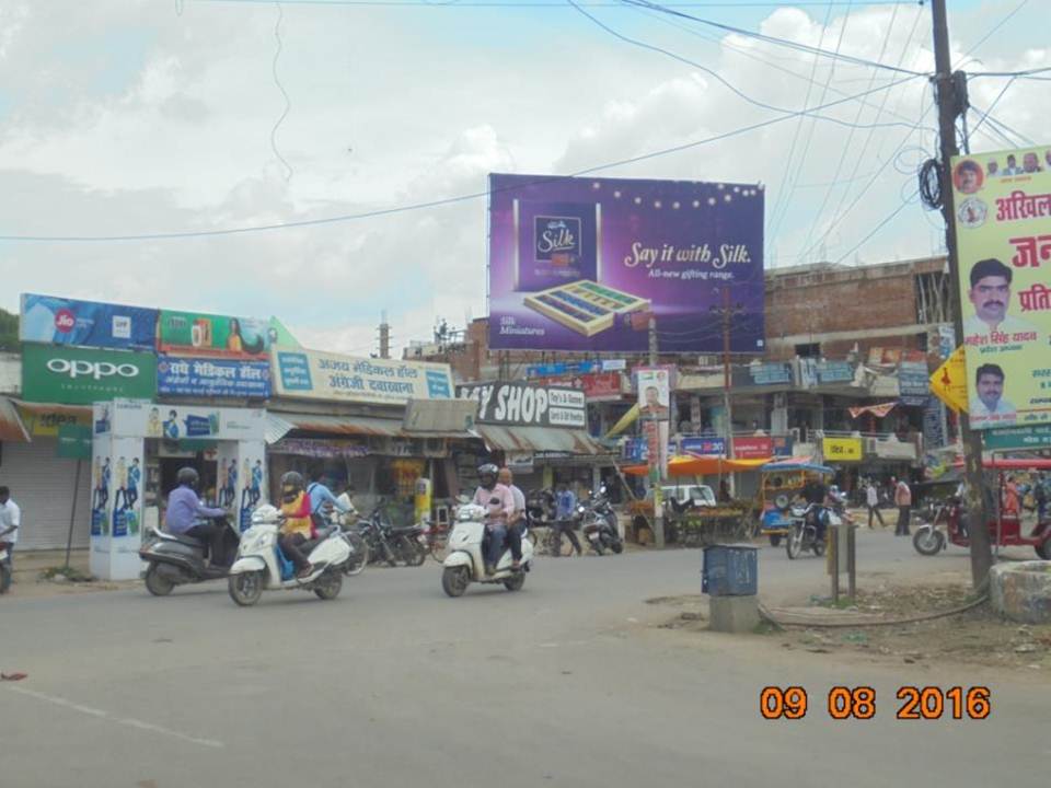 Aliganj Dandaiya Market, Lucknow